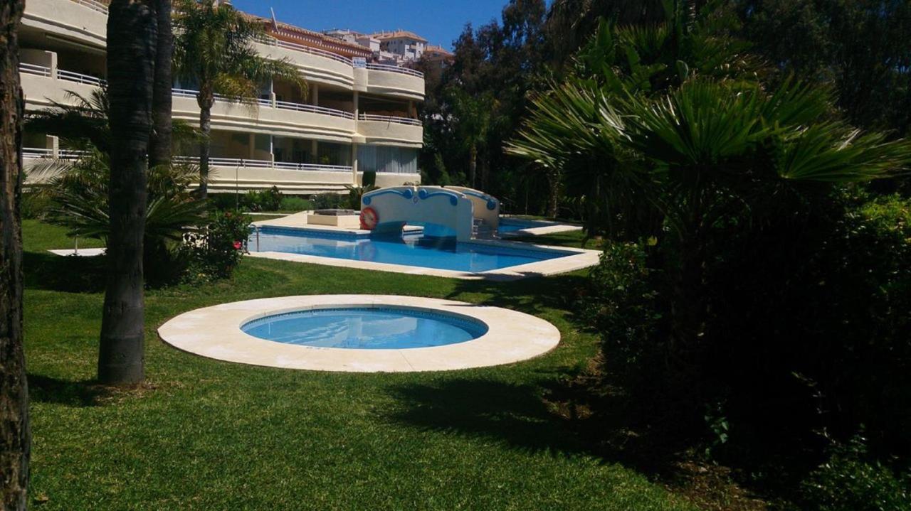 Holidays2Benalmadena Torrequebrada Sea View Front Beach With Pool Parking & Terraces Exteriör bild