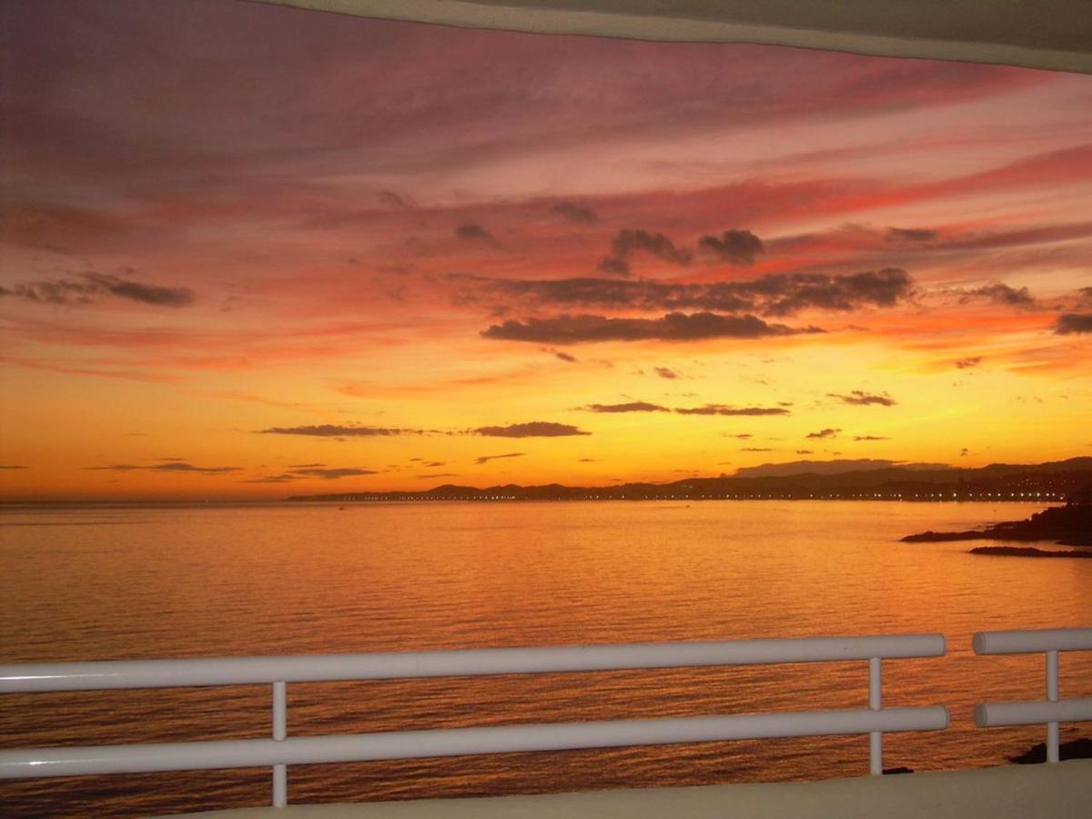Holidays2Benalmadena Torrequebrada Sea View Front Beach With Pool Parking & Terraces Exteriör bild