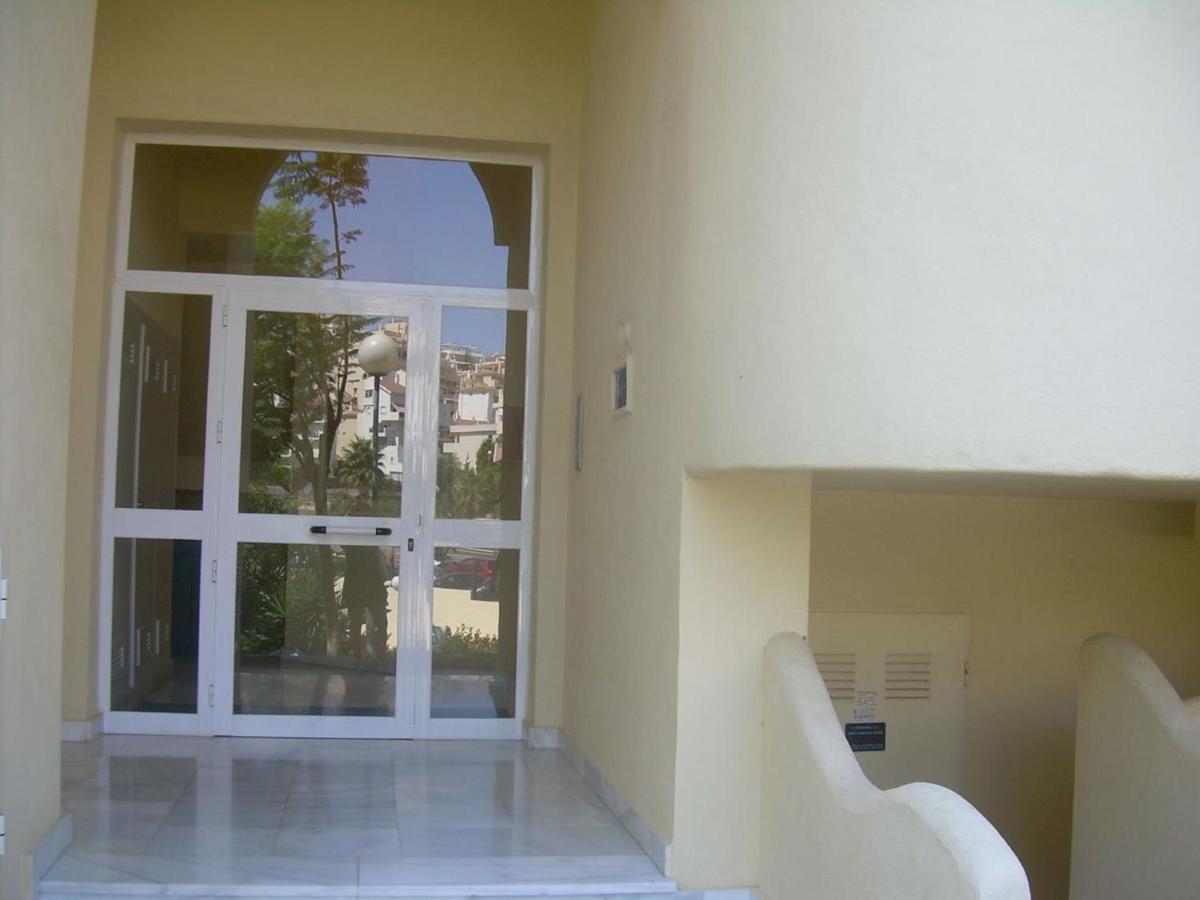 Holidays2Benalmadena Torrequebrada Sea View Front Beach With Pool Parking & Terraces Exteriör bild