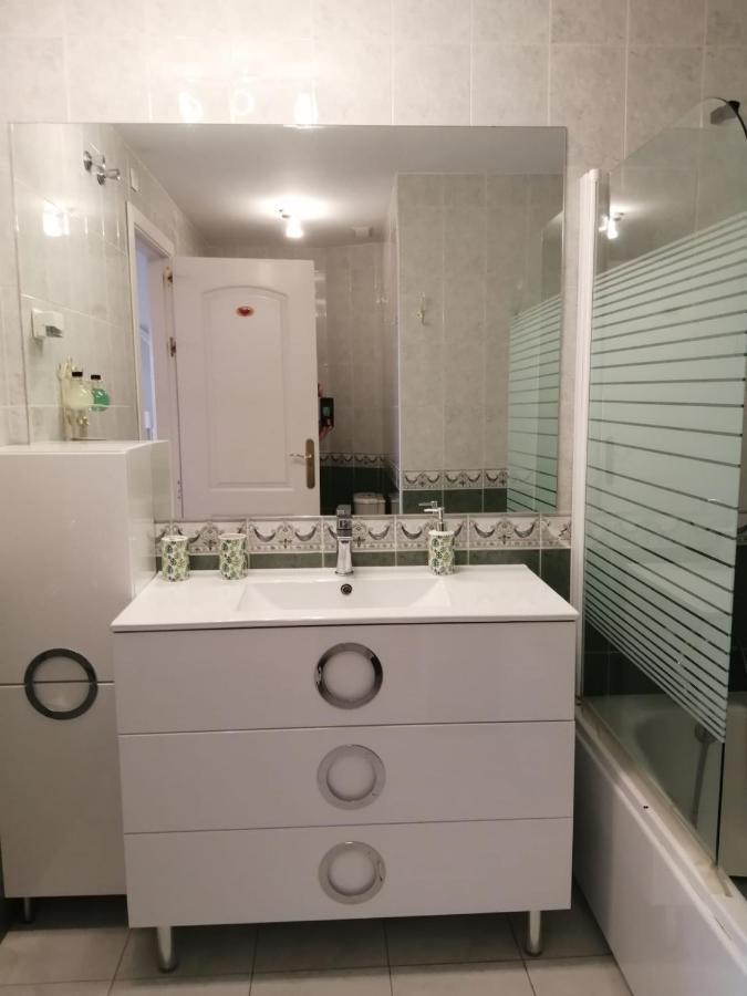 Holidays2Benalmadena Torrequebrada Sea View Front Beach With Pool Parking & Terraces Exteriör bild